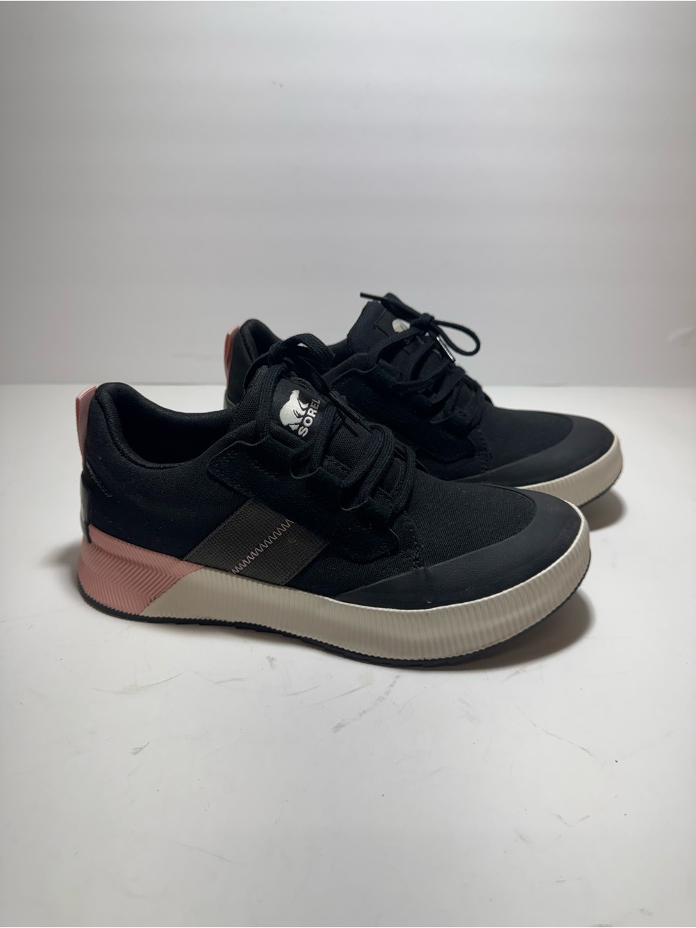 Sorel Women's Out 'N About III Low Waterproof Black/Pink Sneakers Size 8